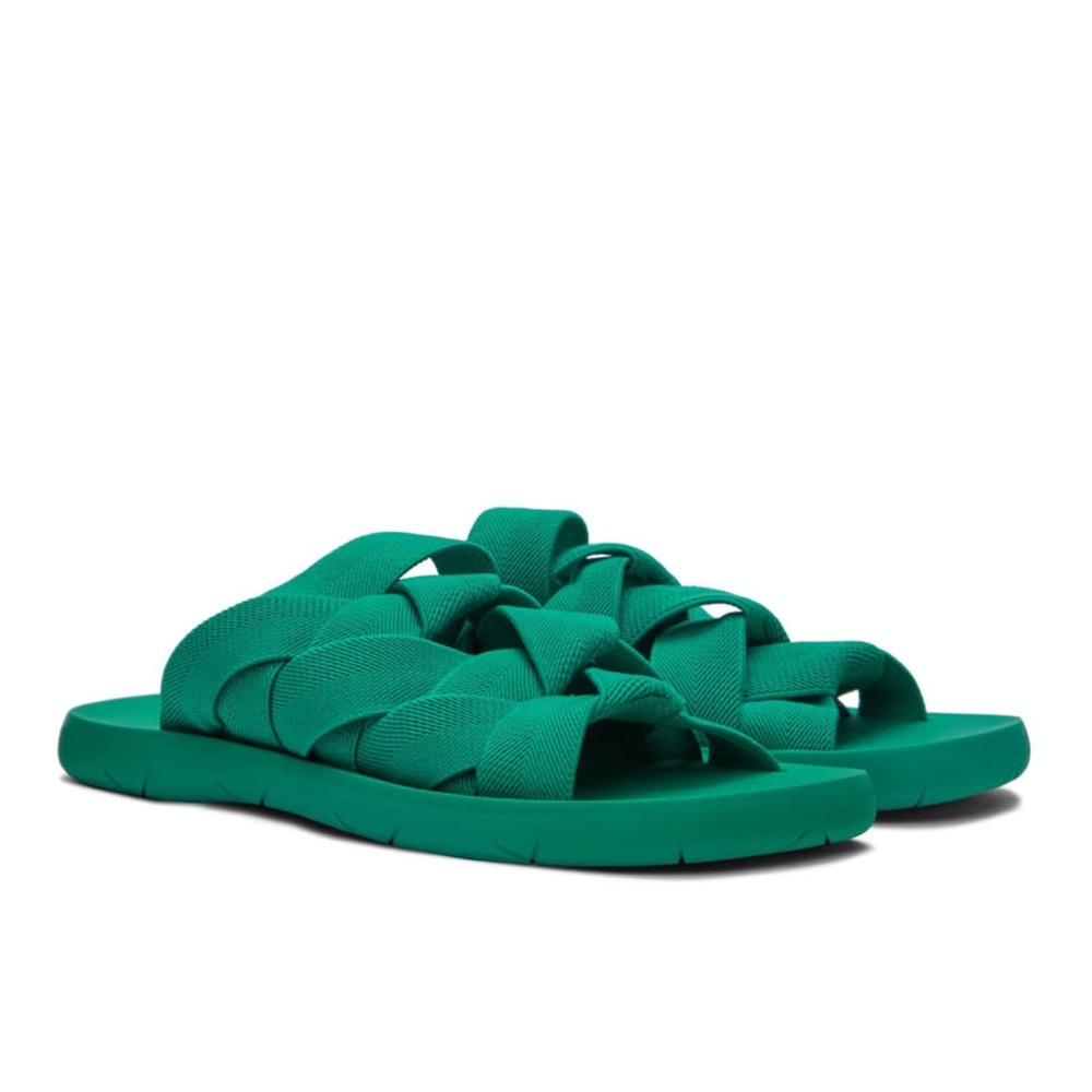 BOTTEGA VENETA
Green Plat Sandals